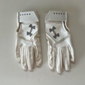 Underarmour golf gloves size YMD (10-12)